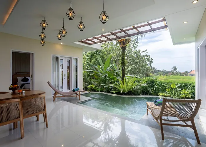 Resort Aksmi & *
