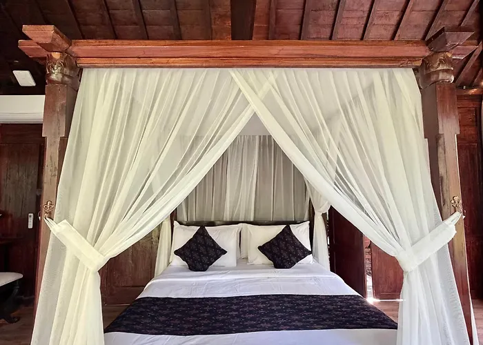 Aksmi & Resort *