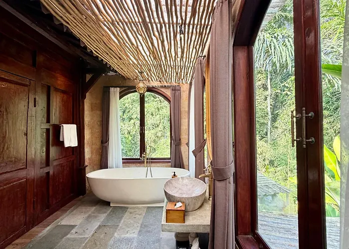 Aksmi & Resort Bedulu